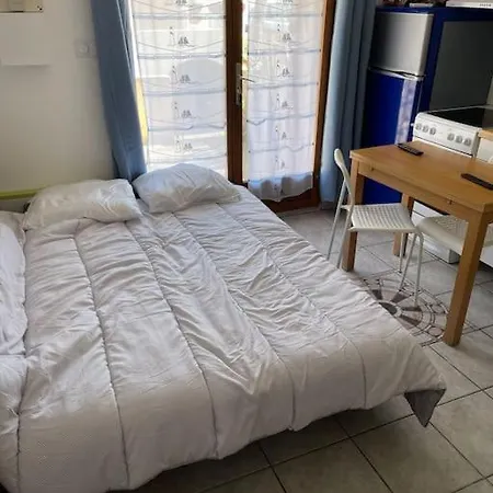 Appartement Maisonnette Rdc + Mezzanine Au Bord De L'etang *