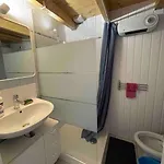 Maisonnette Rdc + Mezzanine Au Bord De L'etang