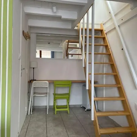 Maisonnette Rdc + Mezzanine Au Bord De L'etang